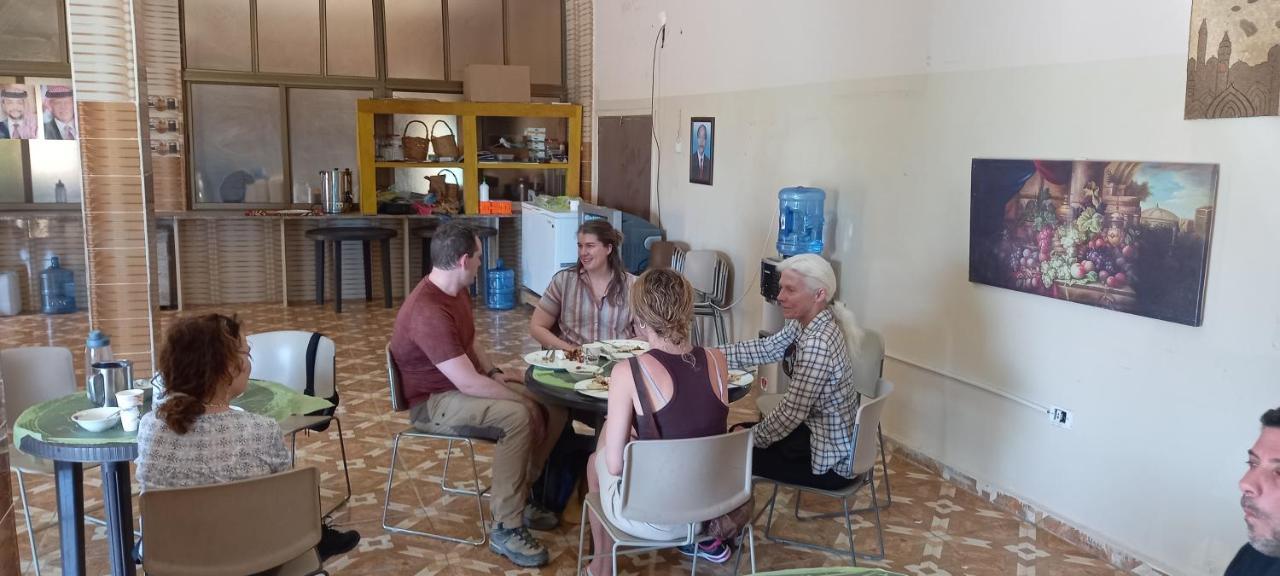 Safi Kitchen Hostel Gawr as-Safi 外观 照片